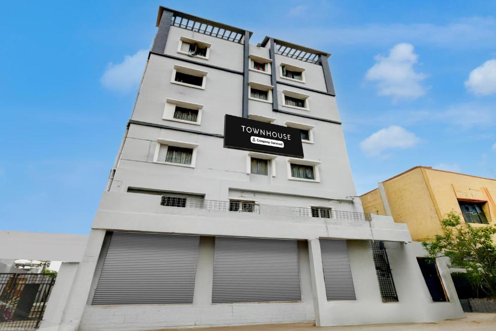 Super Townhouse Vanasthalipuram Near Deer National Park