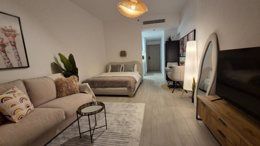 Deluxe Studio - Stylish & Cosy in Luma22
