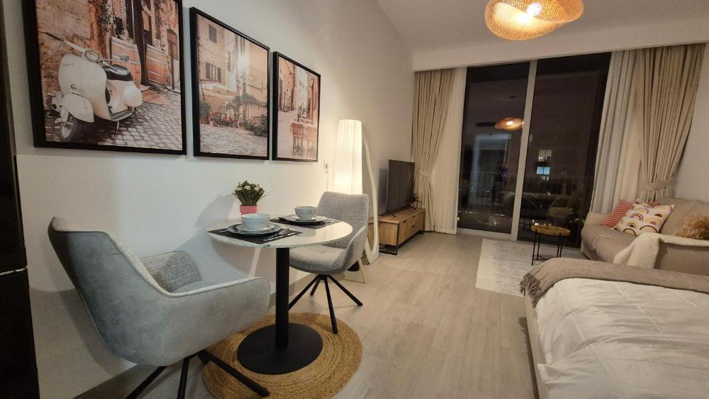 Deluxe Studio - Stylish & Cosy in Luma22