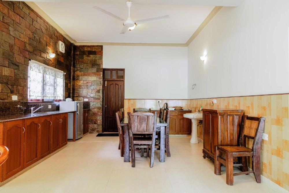 T Cherry Villa by Le Montfort