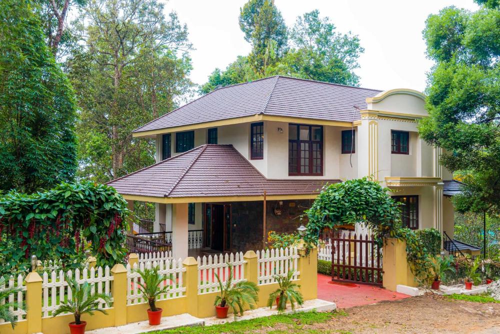 T Cherry Villa by Le Montfort