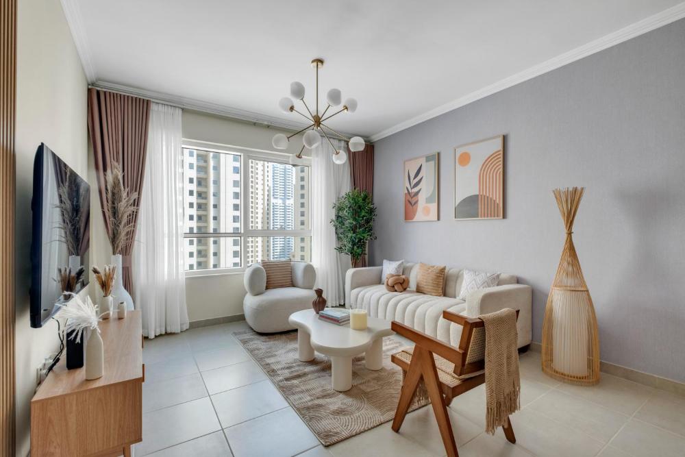 Dubai Marina Promenade 1BR Apartment with Pool near JBR