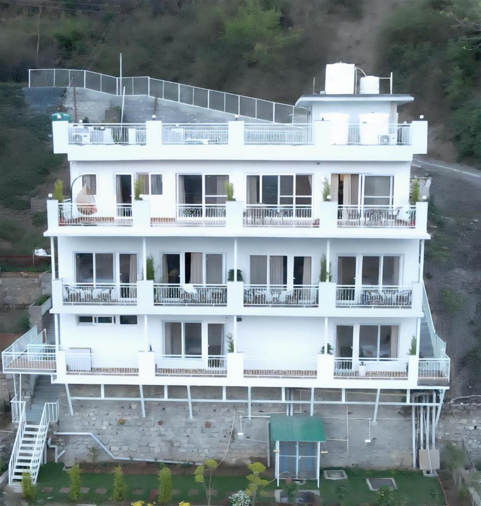 The Selakhola House