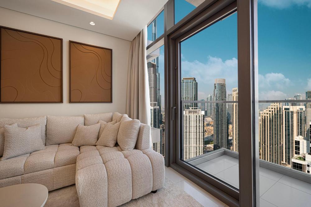 Paramount Midtown Hotel - Luxury Apartments & Infinity Pool with Burj Khalifa View