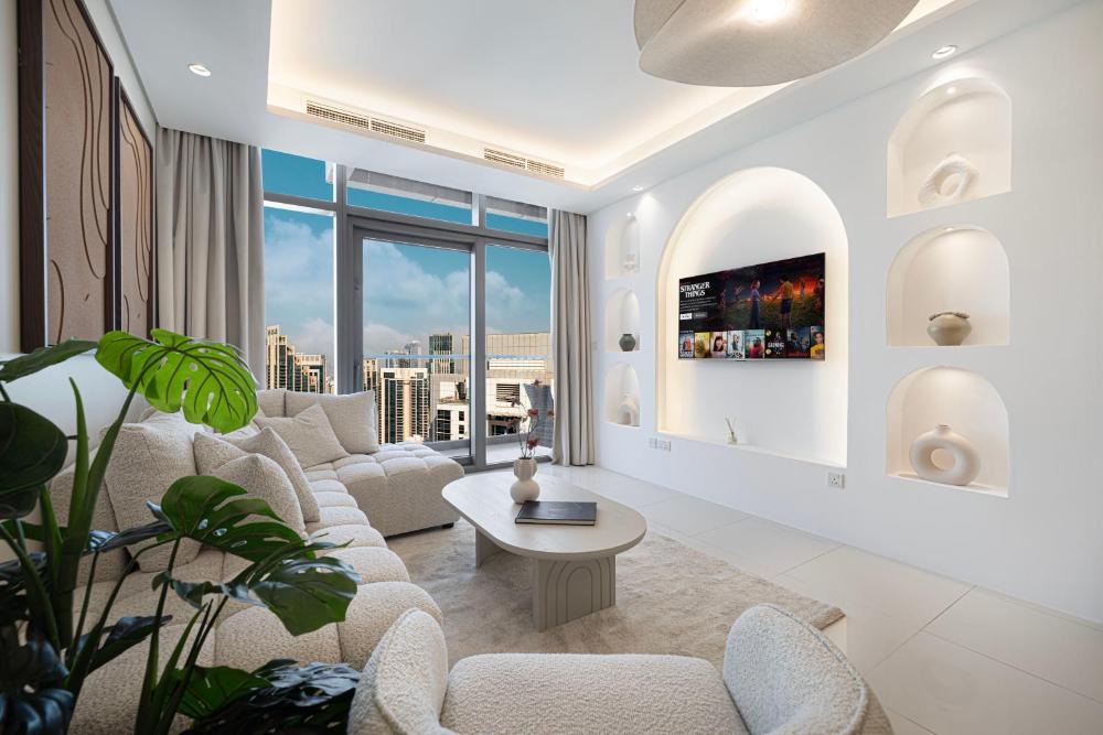 Paramount Midtown Hotel - Luxury Apartments & Infinity Pool with Burj Khalifa View