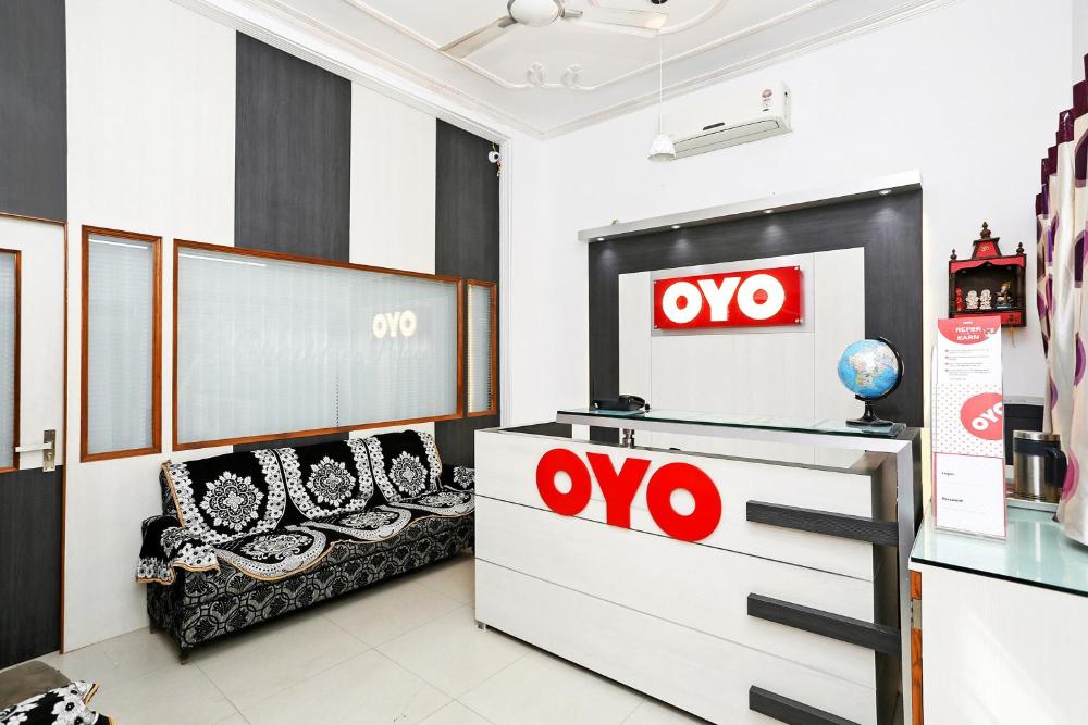 Super Hotel O by OYO Chaitdeep Palace Lawn and Guest House
