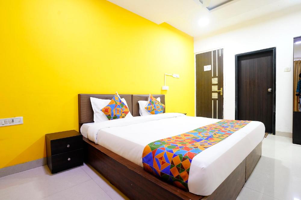 Hsquare Service Apartment Malad