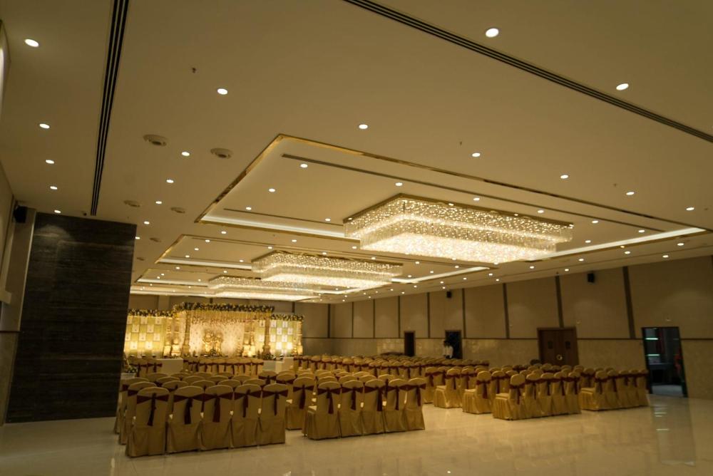 Hotel Tulips Grand