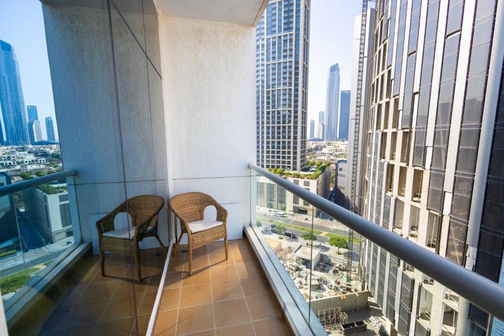 Dubai Downtown Dubai Mall & Burj Khalifa DIFC 5 mins