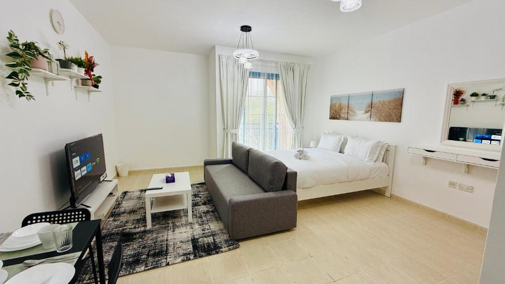 O07 Luxury Furnished Studio Apartment near bus stop Garden view Persia Cluster