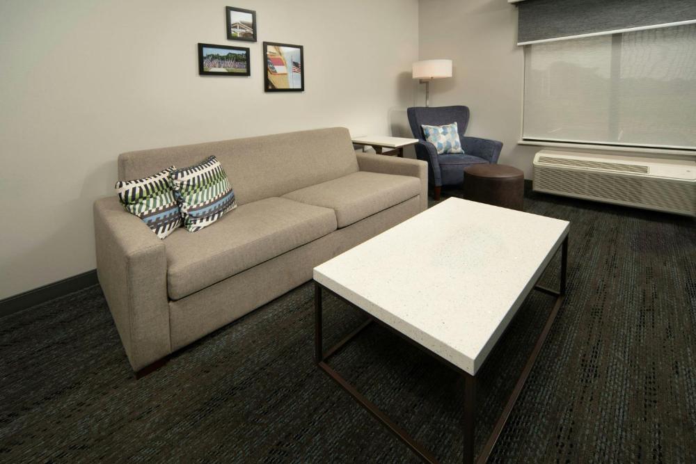 Room Image 4