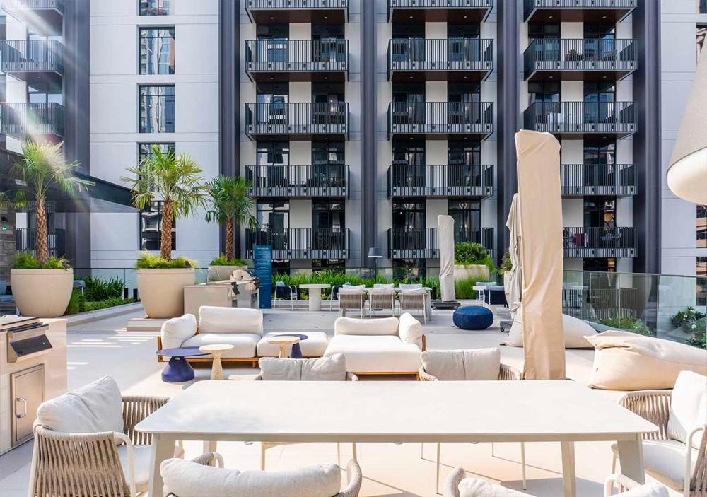 Royal Vista - Luxury 1BR Apartments at Kensington Waters
