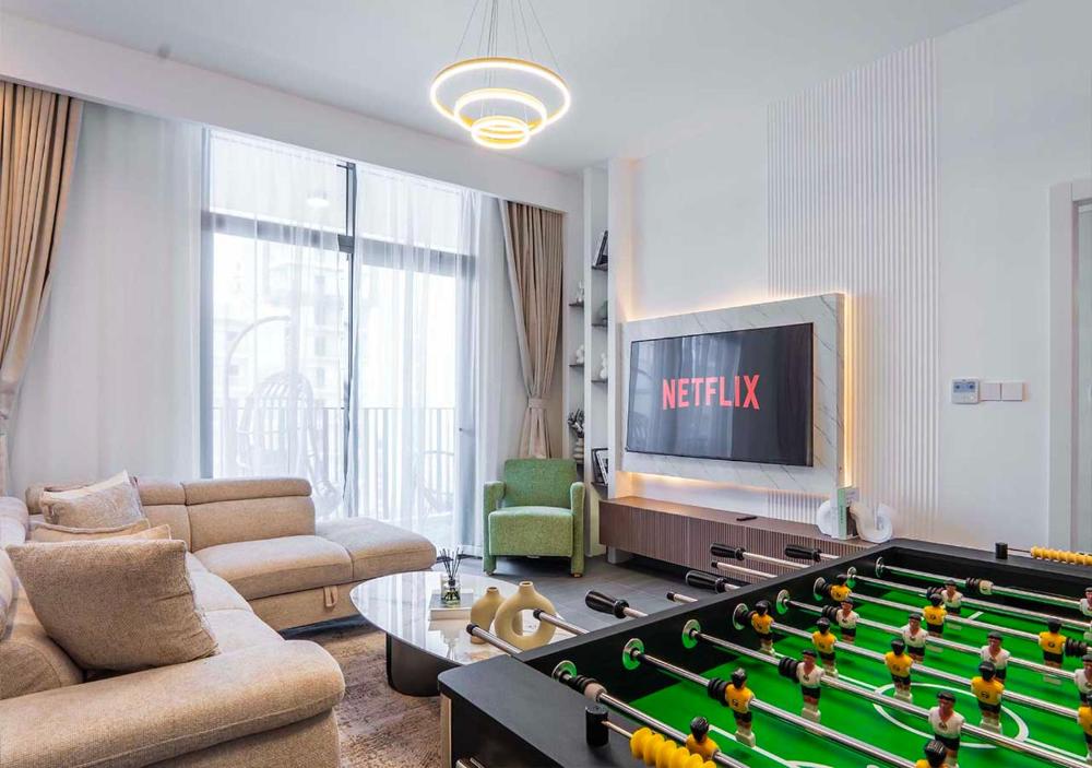 Royal Vista - Luxury 1BR Apartments at Kensington Waters