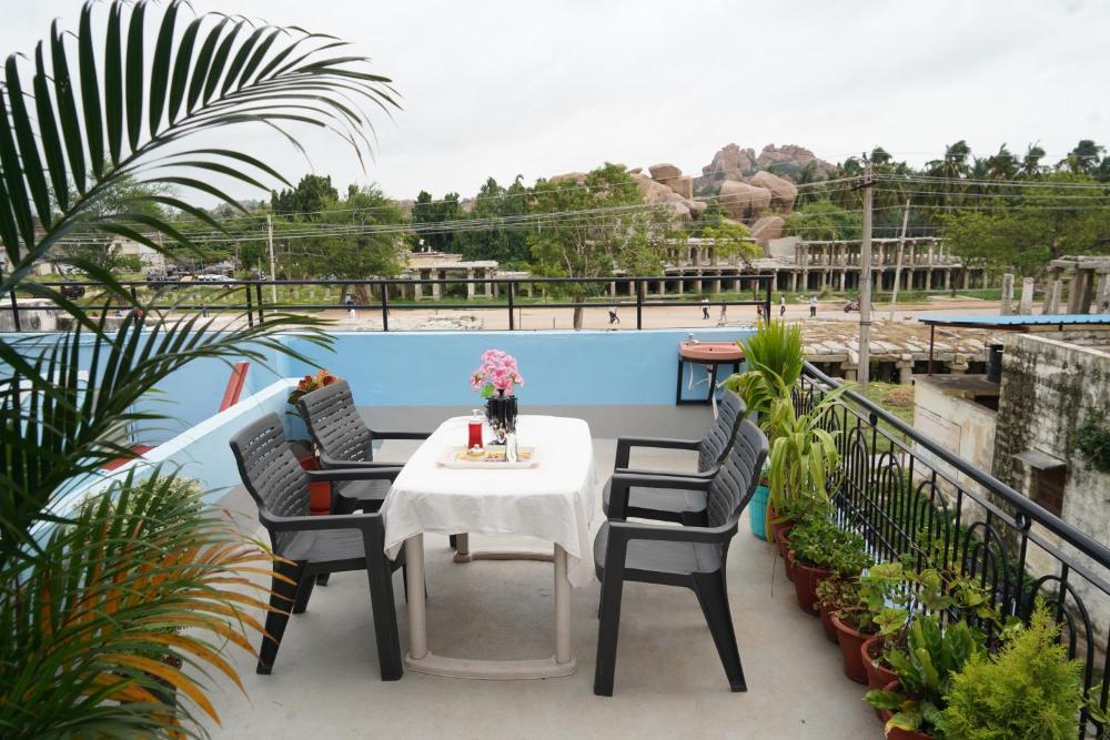 HOTEL VIJAYANAGARA KINGS COURT