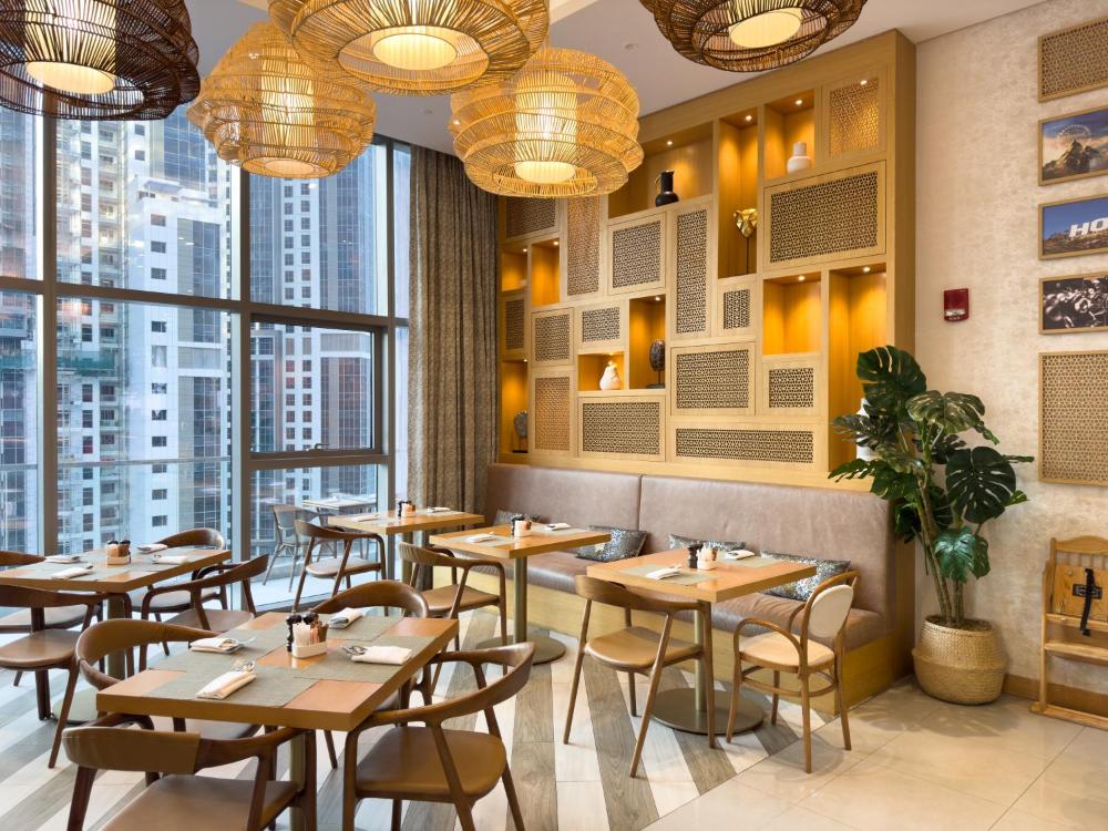 Paramount Midtown Hotel - Luxury Apartments & Infinity Pool with Burj Khalifa View