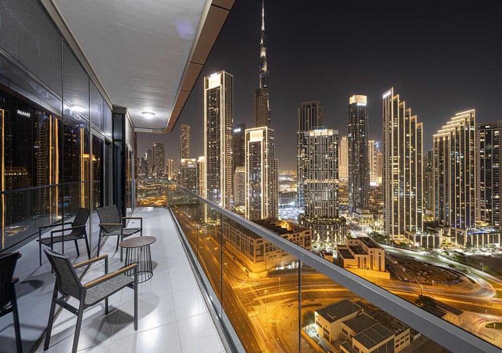 Paramount Midtown Hotel - Luxury Apartments & Infinity Pool with Burj Khalifa View