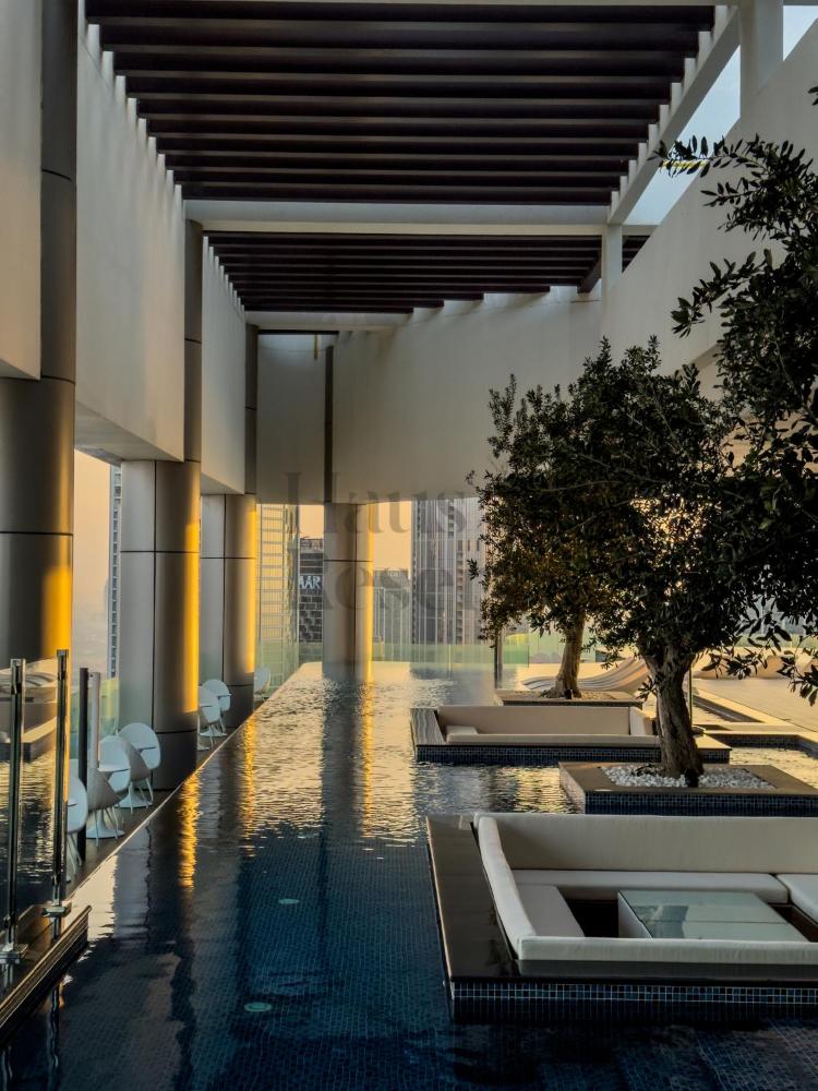 Paramount Midtown Hotel - Luxury Apartments & Infinity Pool with Burj Khalifa View