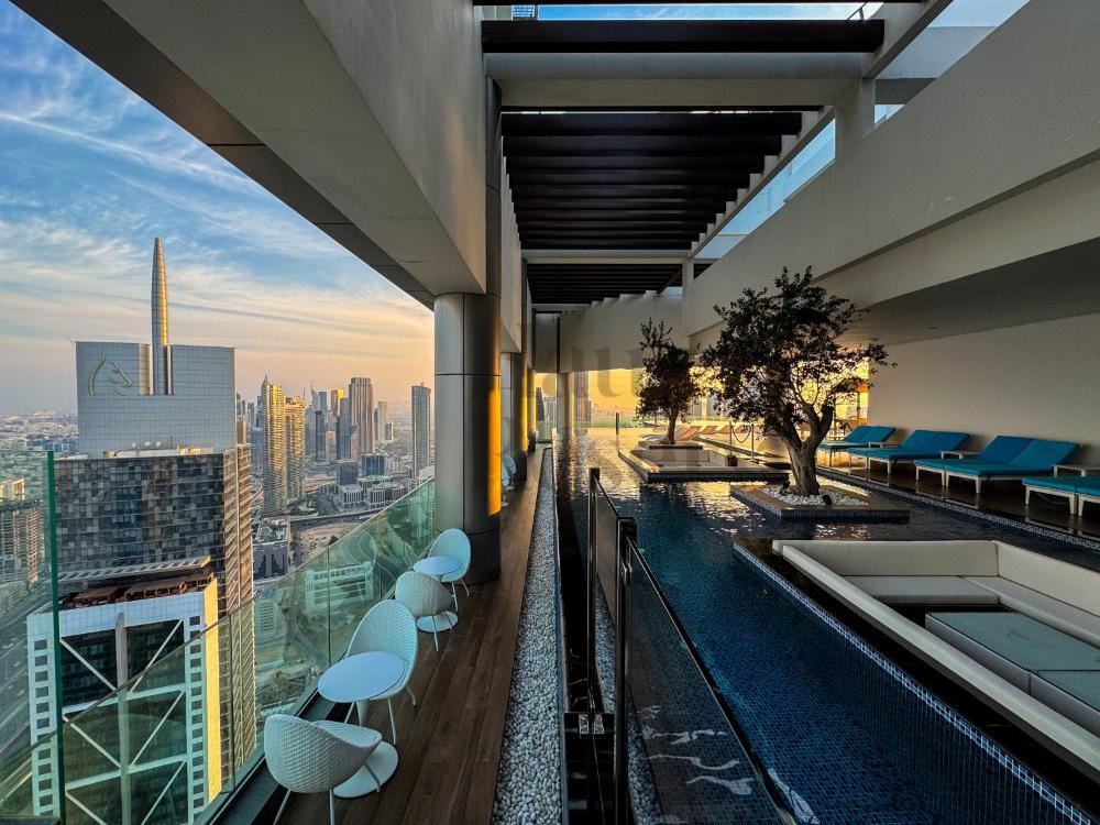 Paramount Midtown Hotel - Luxury Apartments & Infinity Pool with Burj Khalifa View