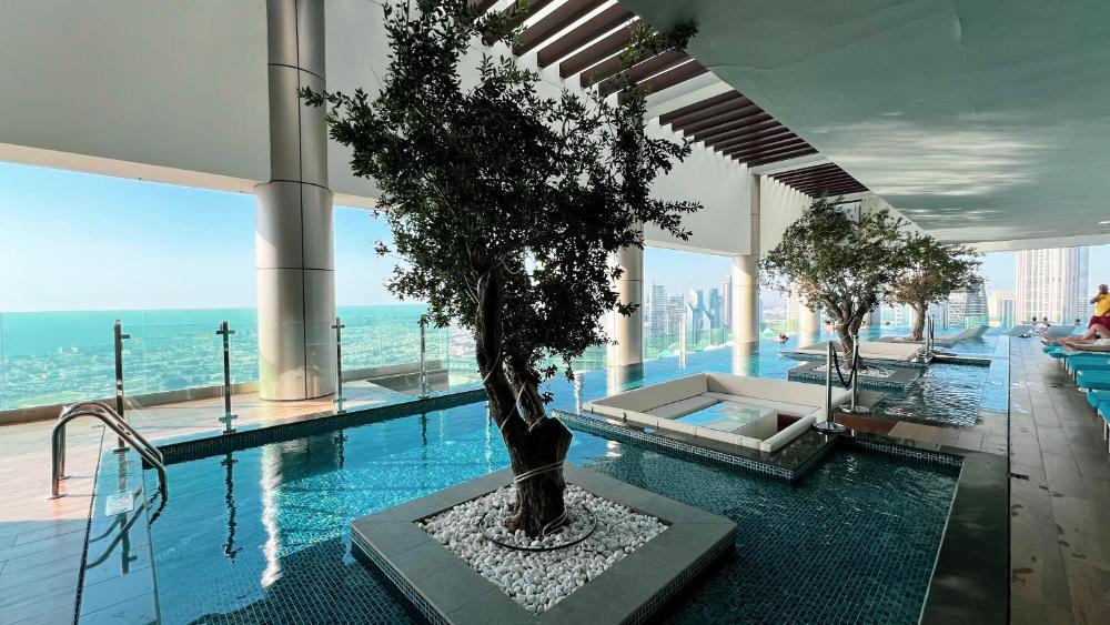 Paramount Midtown Hotel - Luxury Apartments & Infinity Pool with Burj Khalifa View
