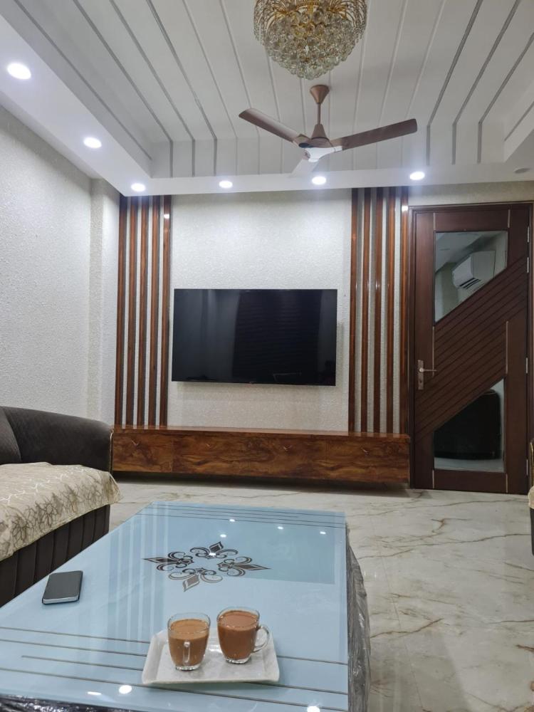 Side Image 2