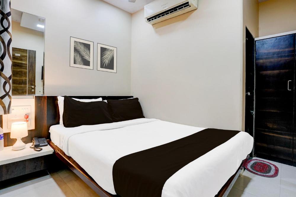 Hotel Airport Metro Near Chhatrapati Shivaji International Airport