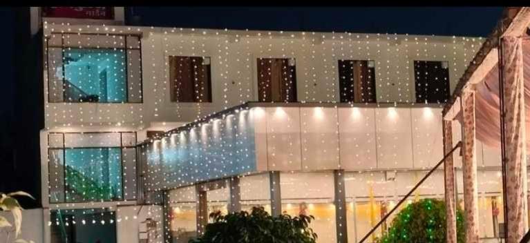 Hotel Premkunj