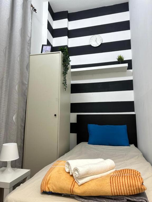 Best Closed Partition Room in Al Barsha-1 Near MOE