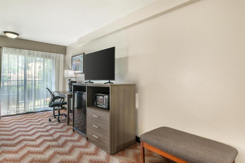 Room image 3