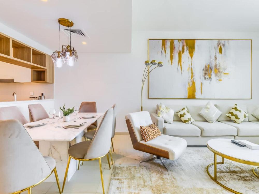 Luxe 2 BR w/ Burj Khalifa View & Dubai Mall Access
