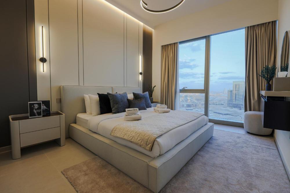 SmartStay at Grande Signature - Burj Khalifa View - 5 min Dubai Mall - Downtown Dubai - Brand New Lu