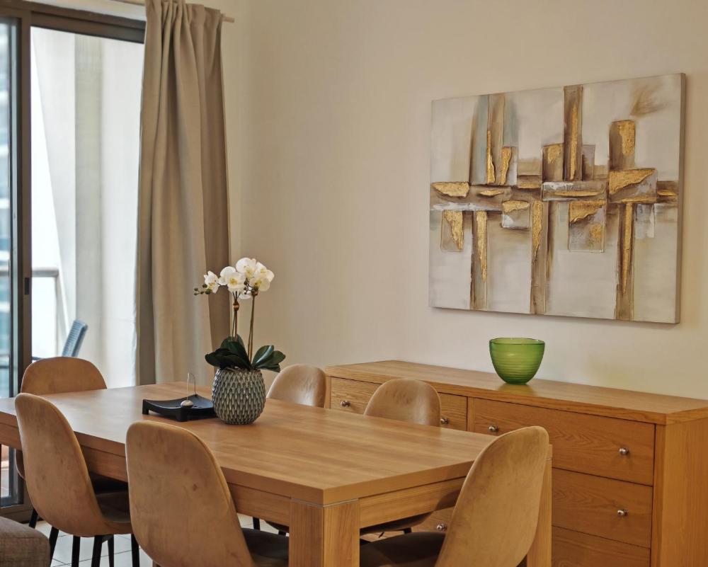 Beautiful 2BR & 4BR Apartments on JBR Beach, Walking Distance to Bluewaters Island - By Sunkissed Ho