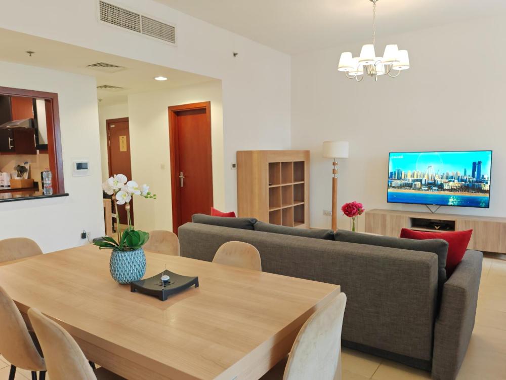Beautiful 2BR & 4BR Apartments on JBR Beach, Walking Distance to Bluewaters Island - By Sunkissed Ho
