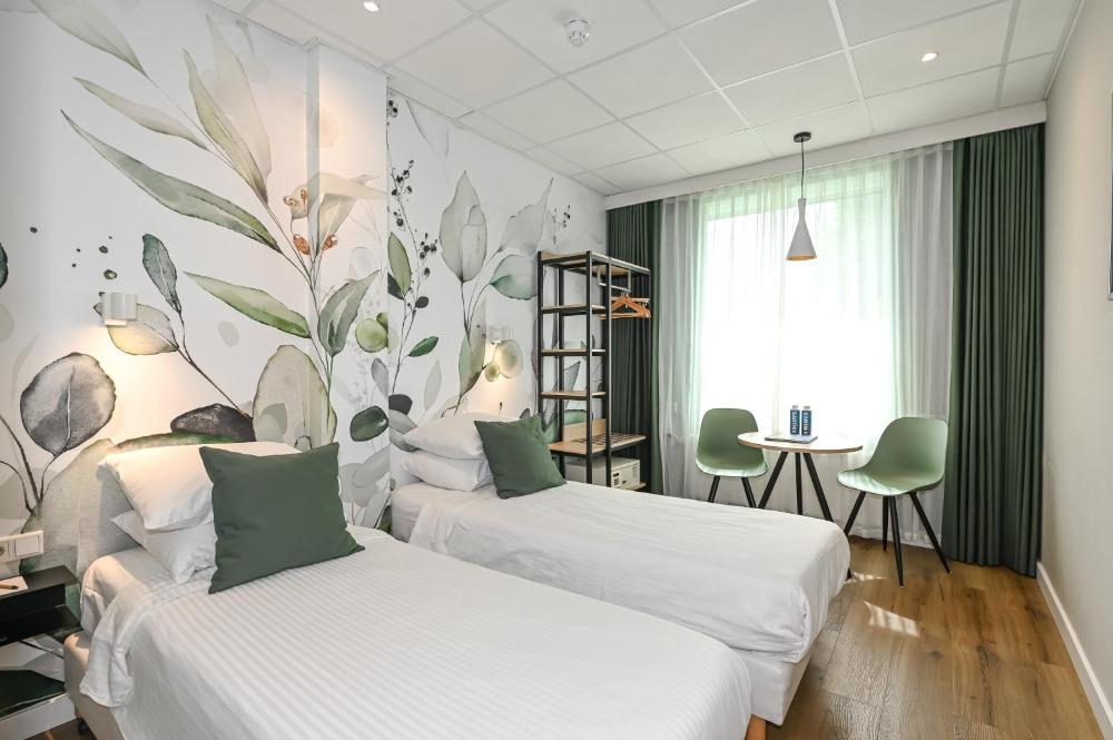 Room image 3