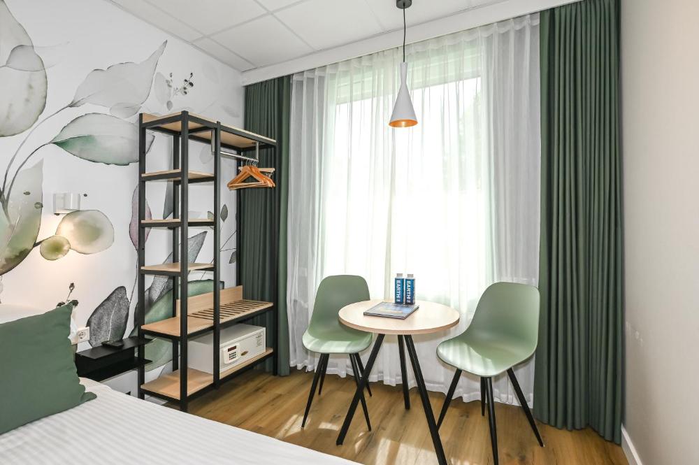Room image 2