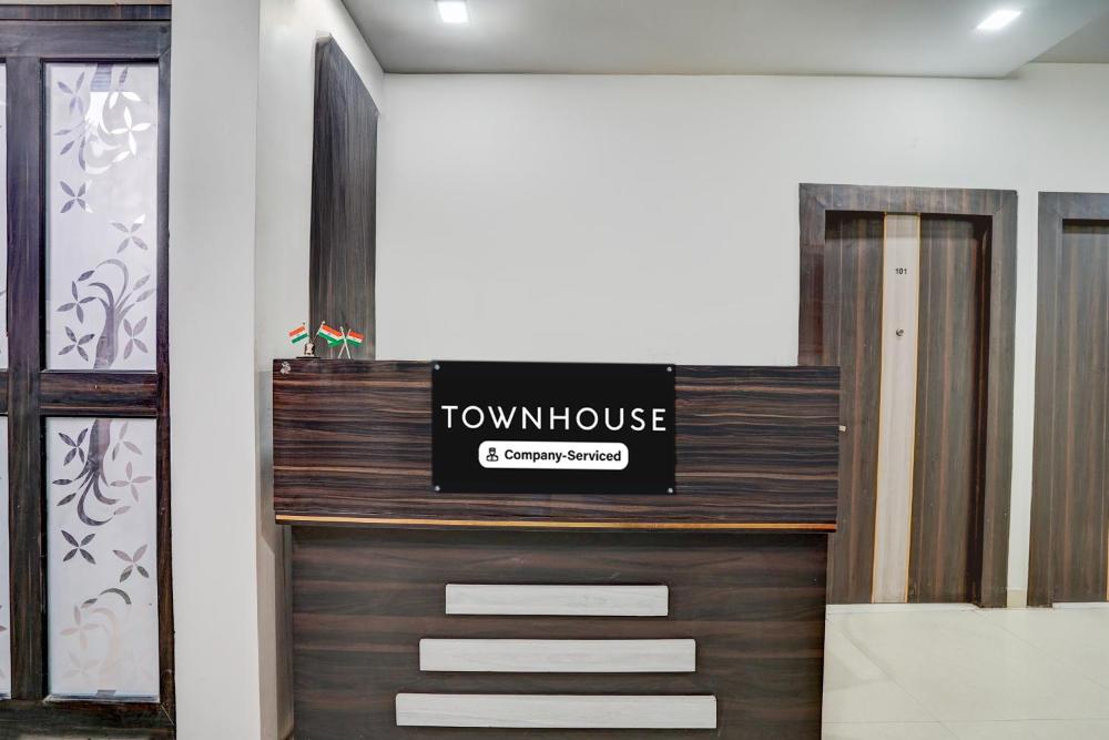 Super Townhouse Faizabad Road Opp BBD University