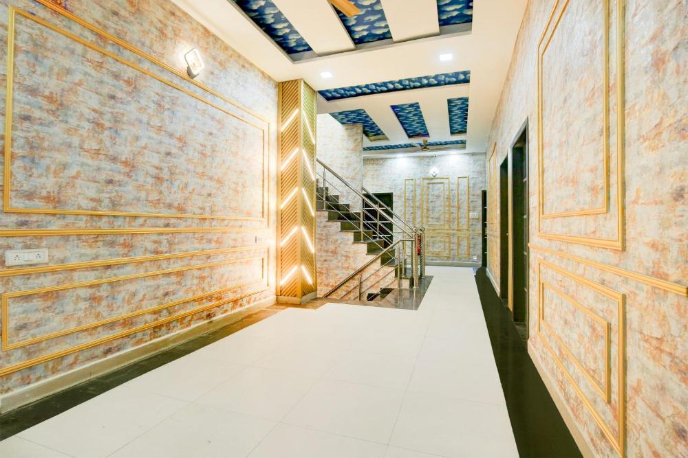Super Collection O Ishwar Nagar Near Golden Temple Formerly Chahal Residency