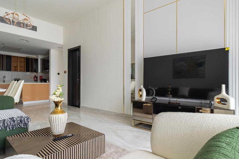 Luxury 3Br Apts w Private Pools in Gemz by Danube