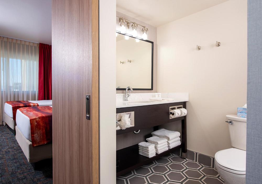 Room Image 5