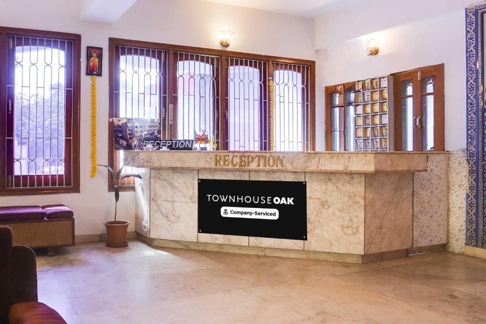 Townhouse Oak Udaipur City Palace