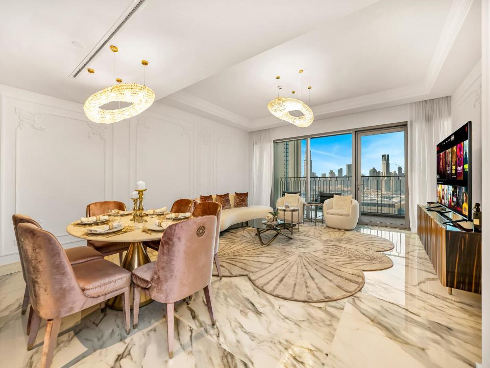 Luxe 2 BR w/ Burj Khalifa View & Dubai Mall Access