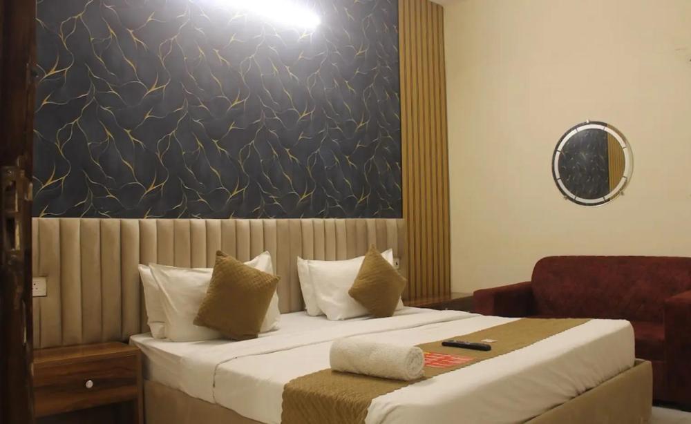 Hotel kaushambhi grand 