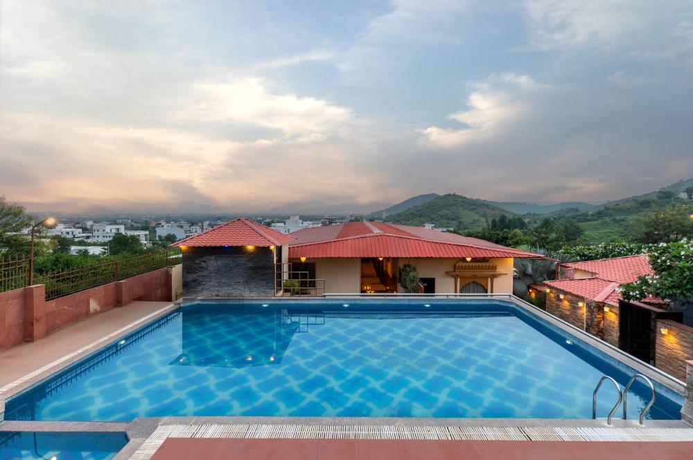 Vijaygarh Resort & Cottages with Private Pool