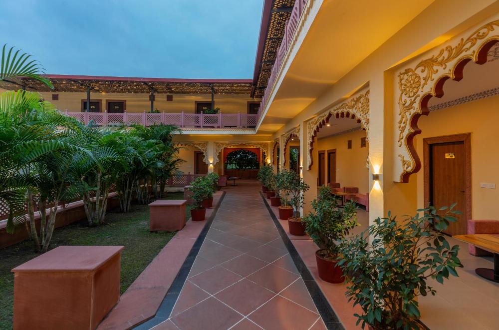 Vijaygarh Resort & Cottages with Private Pool