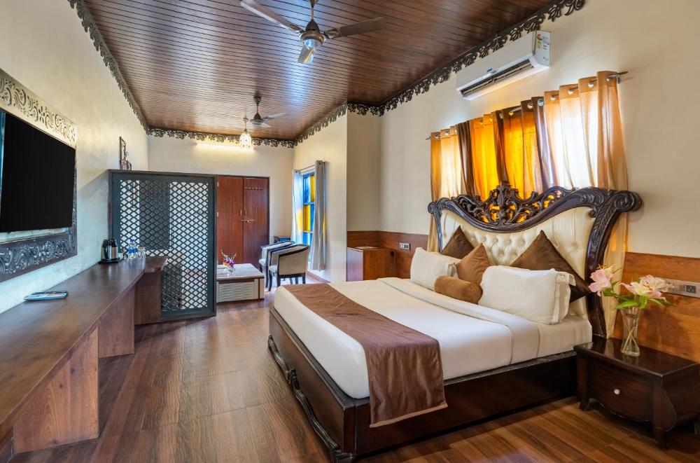 Vijaygarh Resort & Cottages with Private Pool
