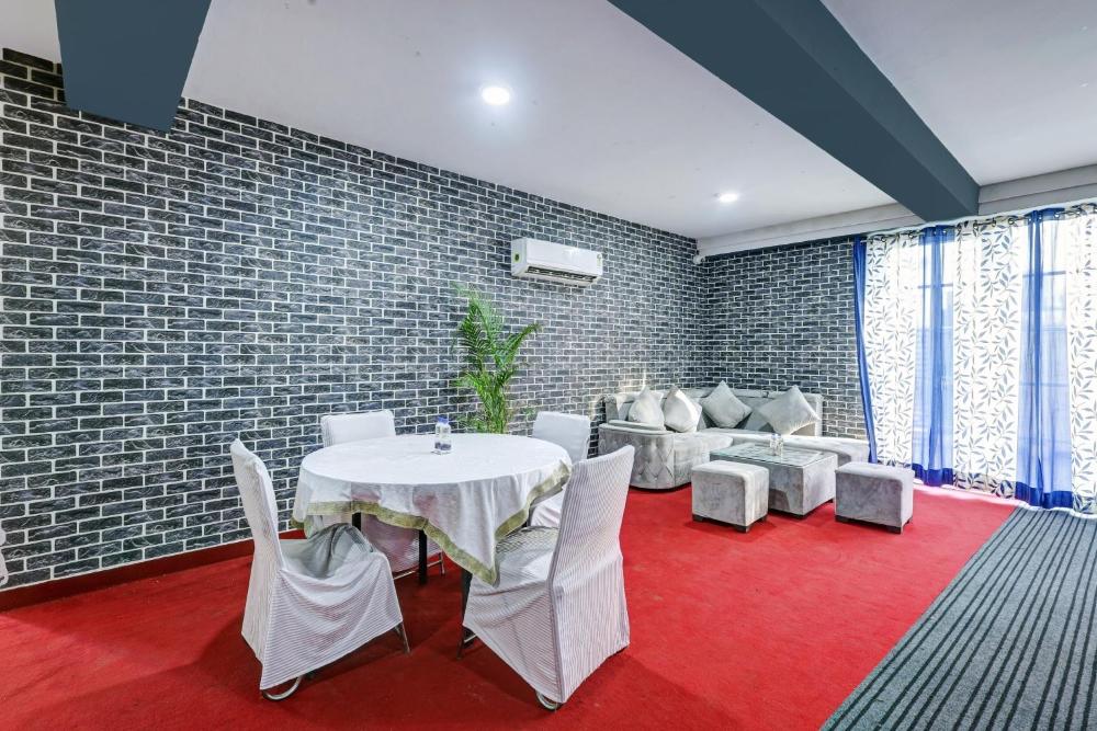 Super Townhouse Tipsyy Near Bestech Central Square Mall