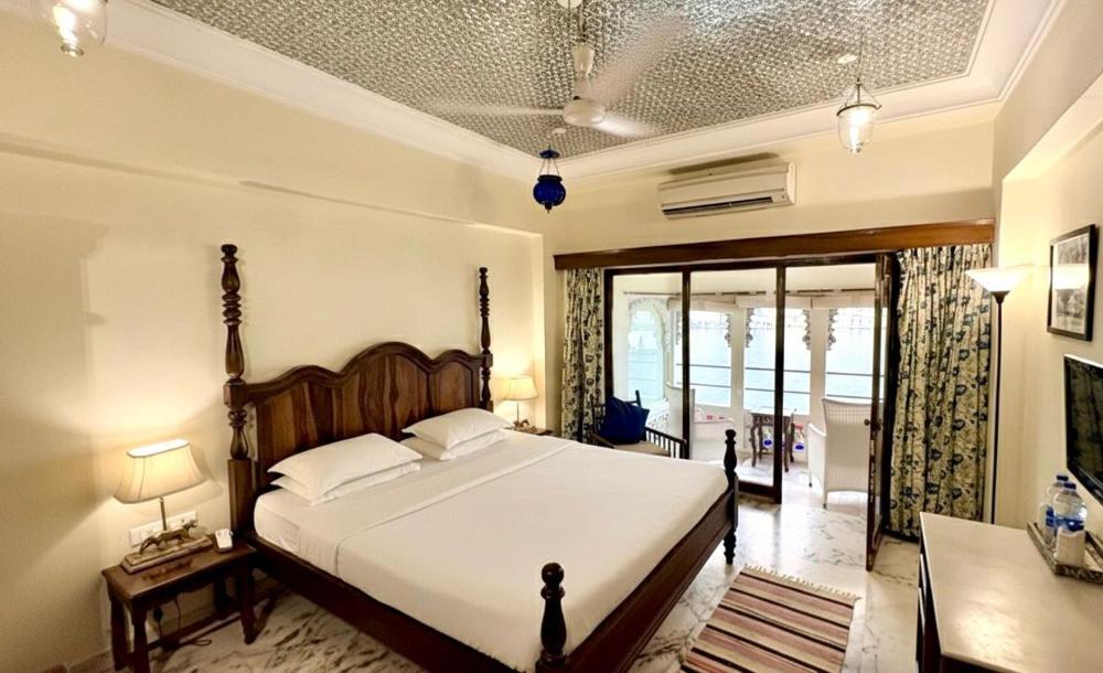 Lake Pichola Hotel