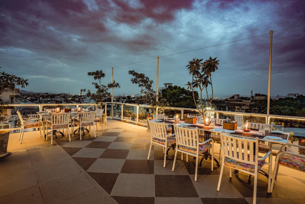 Tripli Hotels Shiv Villas
