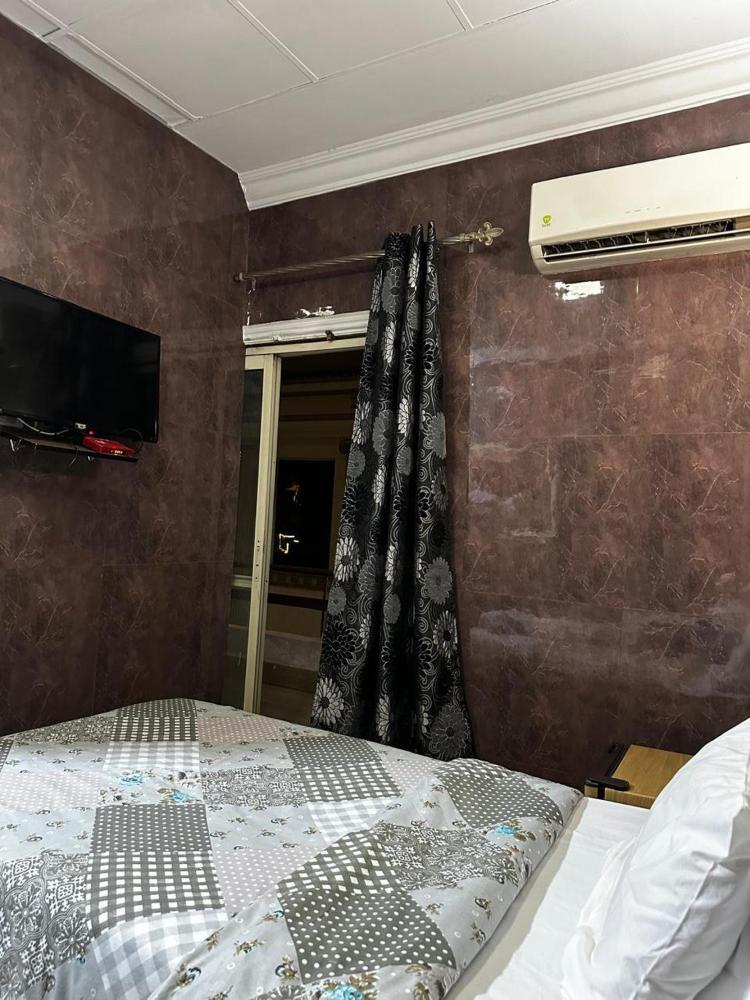 Room Image 4