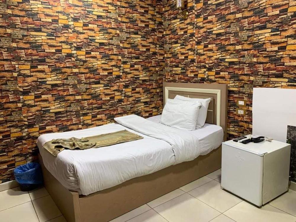 Room Image 4