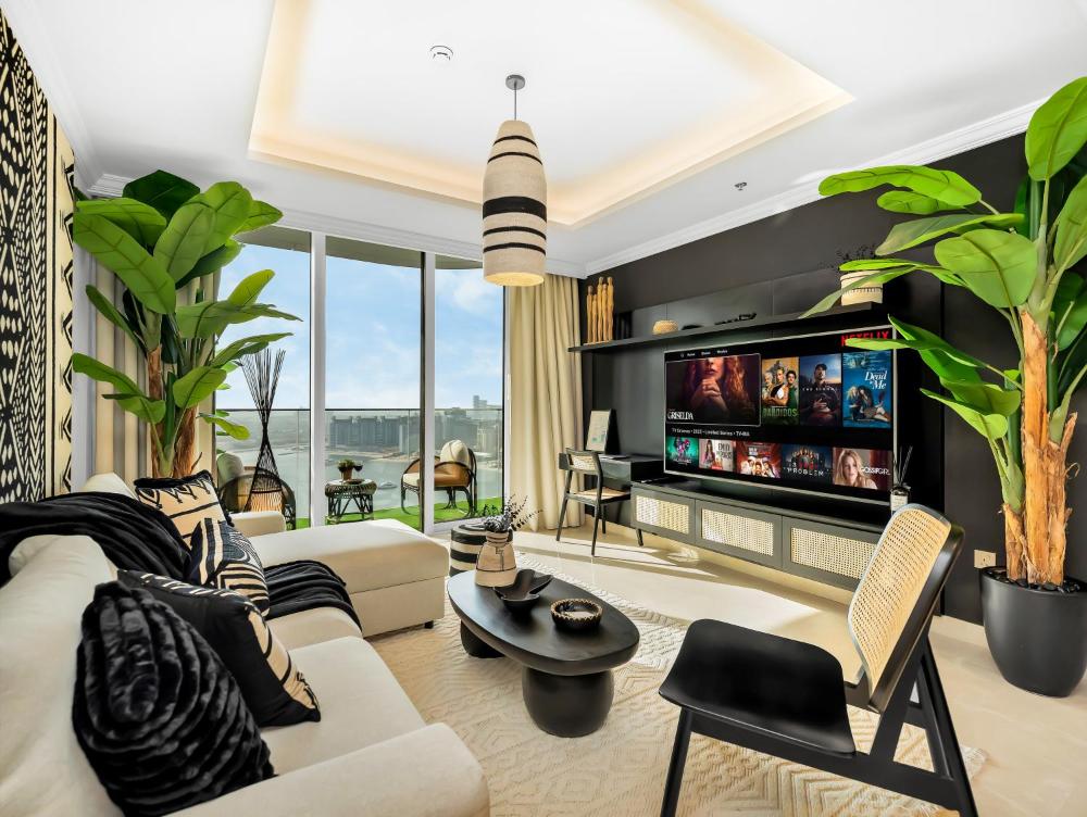 Palm and Marina Views in NEW Palace Beach Residence